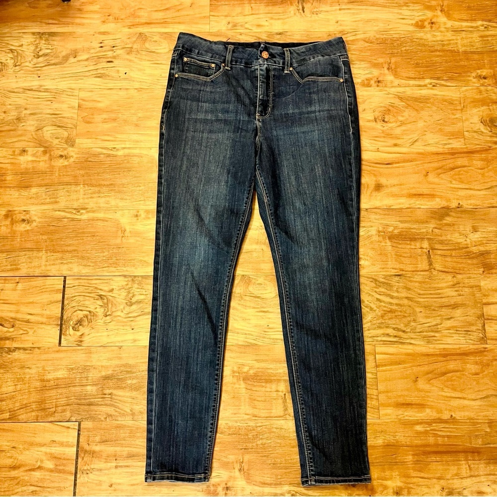 Seven7 Dark Wash Skinny Jeans size 12 classic normcore versatile comfortable